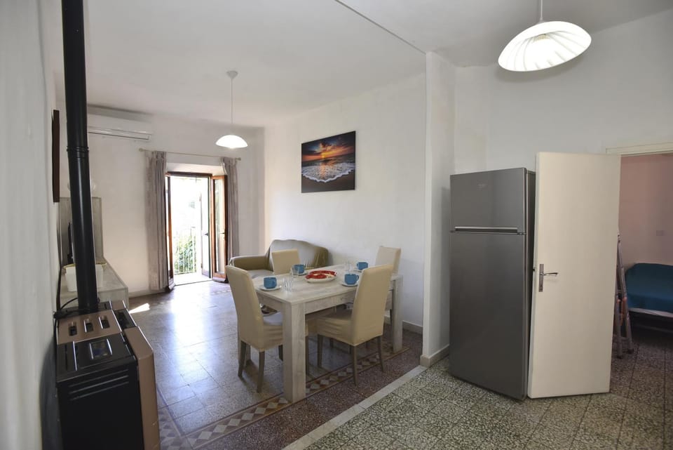 TV and multimedia, Living room, Dining area