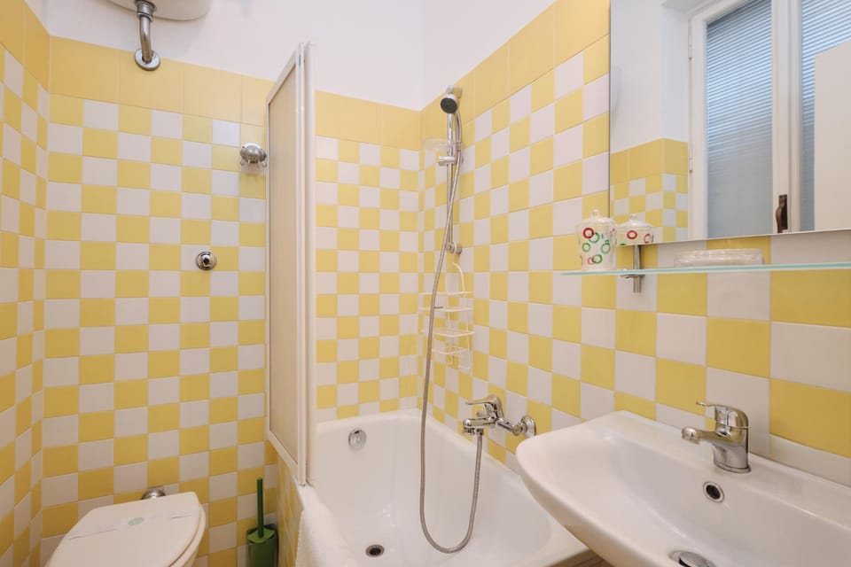 Toilet, Bathroom, Bath, bidet, towels