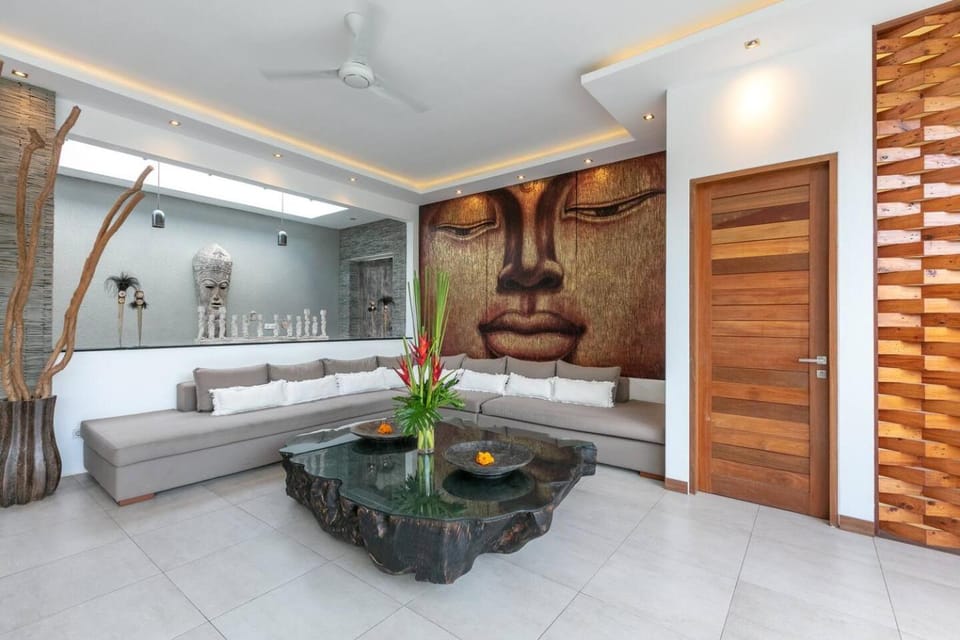 Amazing 4 BR villa with garden, pool in Seminyak Villa in North Kuta