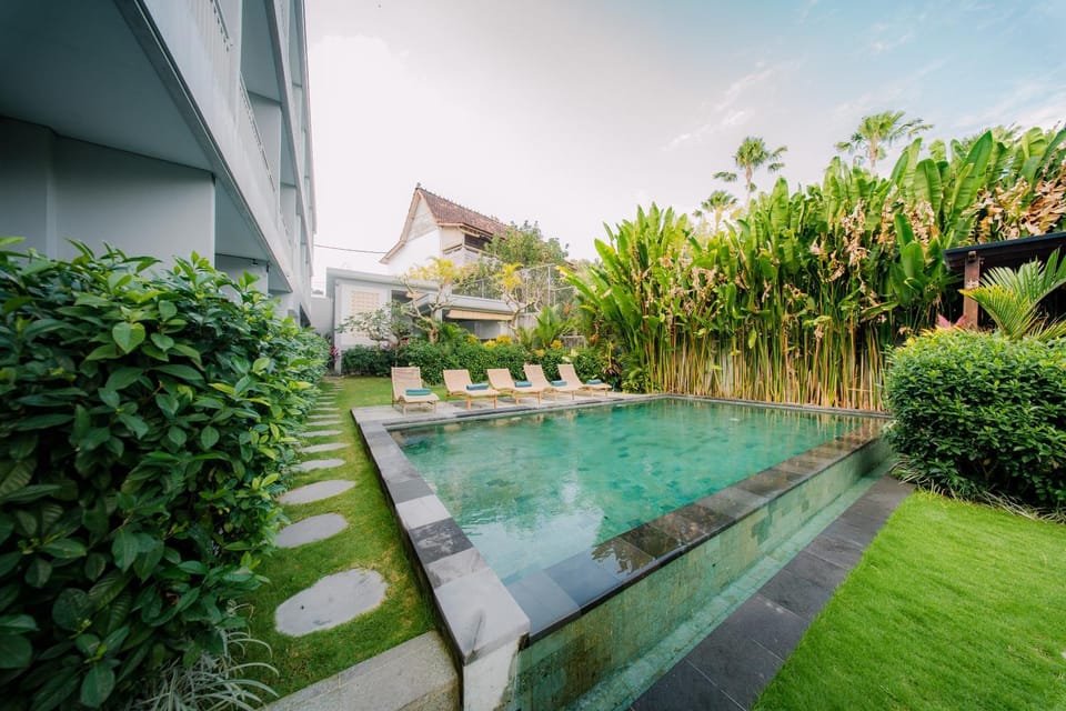 Garden, Garden view, Pool view, Swimming pool, sunbed