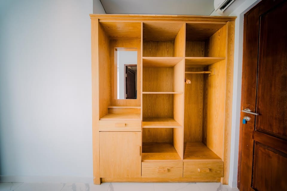 wardrobe