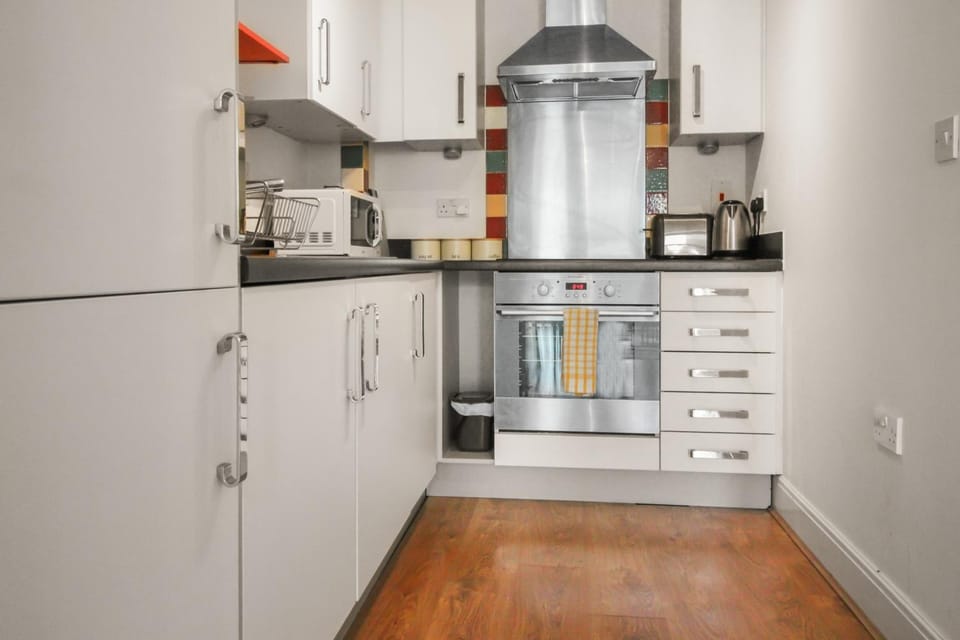 Modern Bermondsey Apartment, 5 Min to Tube, Walk to Tower Bridge, Zone 2 London Apartment in London Borough of Southwark