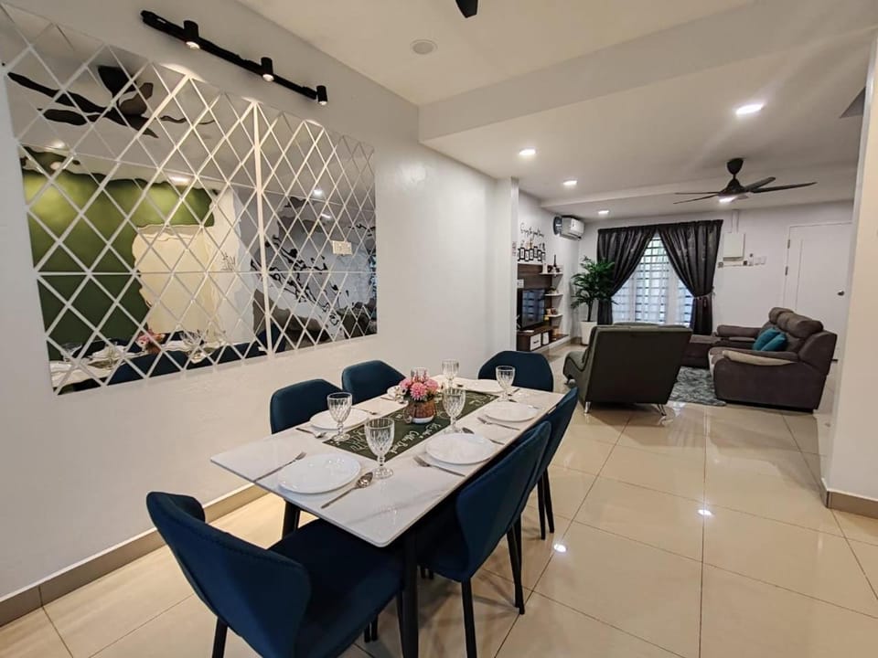 TV and multimedia, Living room, Decorative detail, Seating area, Dining area, air conditioner