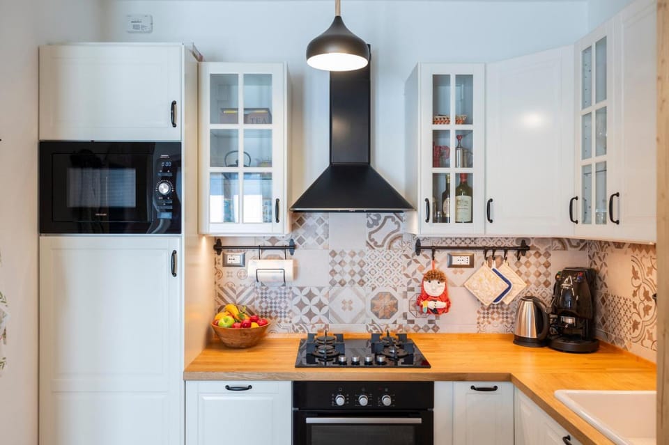 Kitchen or kitchenette, oven, stove