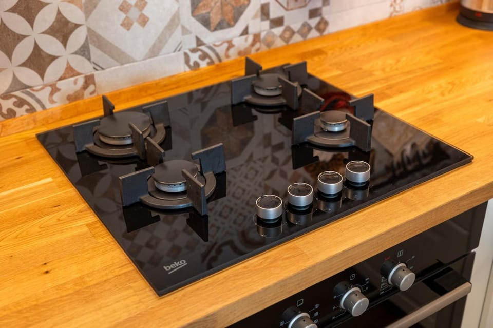 Kitchen or kitchenette, stove