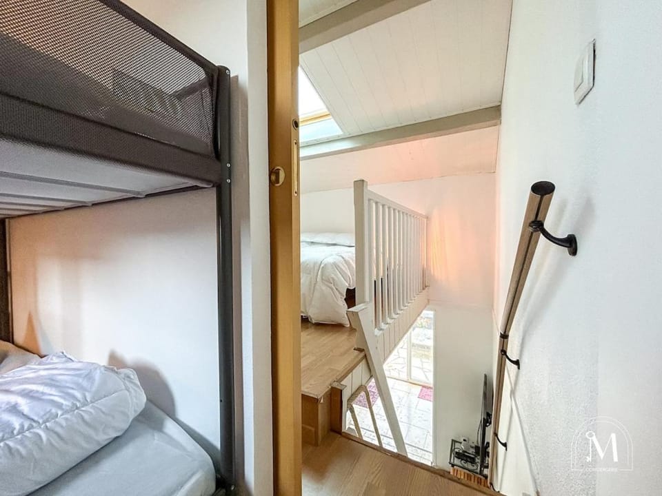 Logement avec jardinet dans résidence avec piscine Apartment in Sanary-sur-Mer