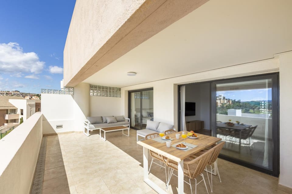 Property building, Day, View (from property/room), Balcony/Terrace, Balcony/Terrace, Dining area