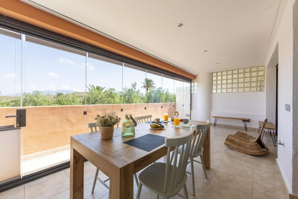 View (from property/room), Balcony/Terrace, Dining area