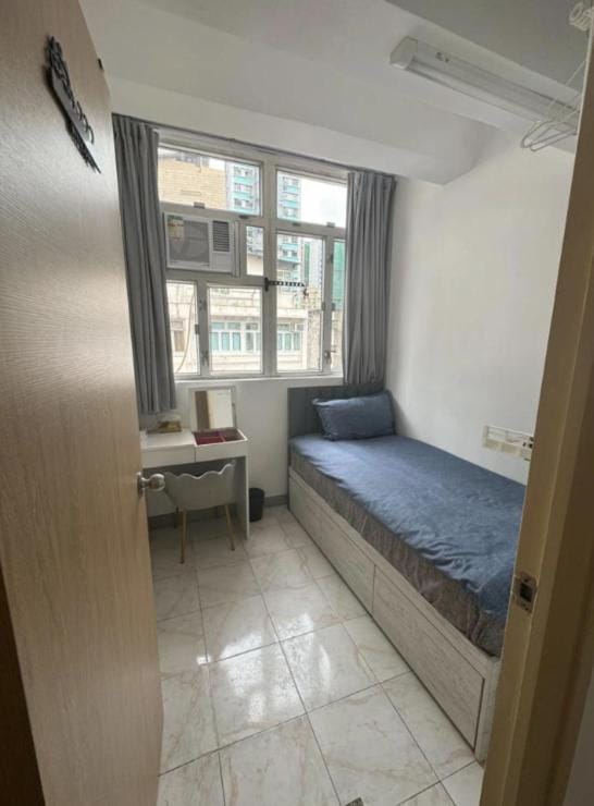 香港旺角木居家庭民宿 高層 無電梯 舒適房間 大窗戶 Vacation rental in Hong Kong
