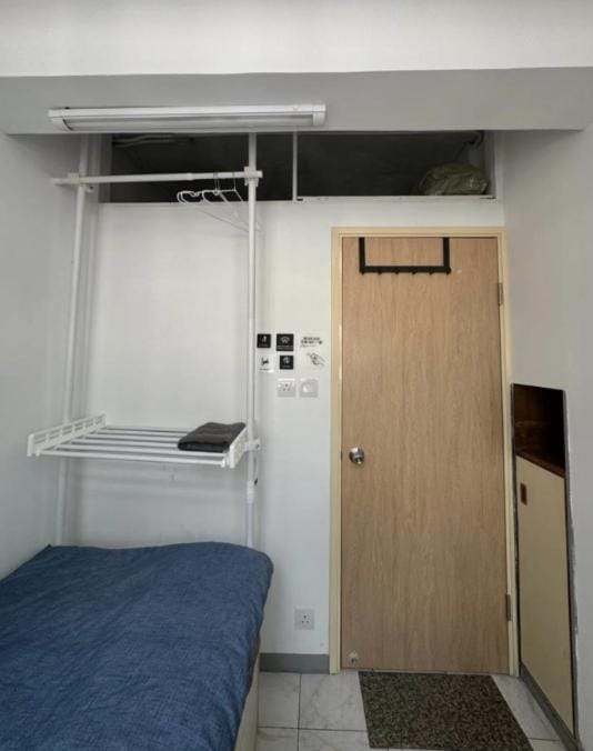 香港旺角木居家庭民宿 高層 無電梯 舒適房間 大窗戶 Vacation rental in Hong Kong