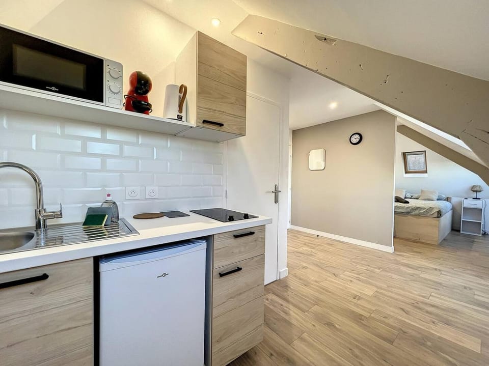 Studio sous les toits Tour d'auvergne Apartment in Brittany