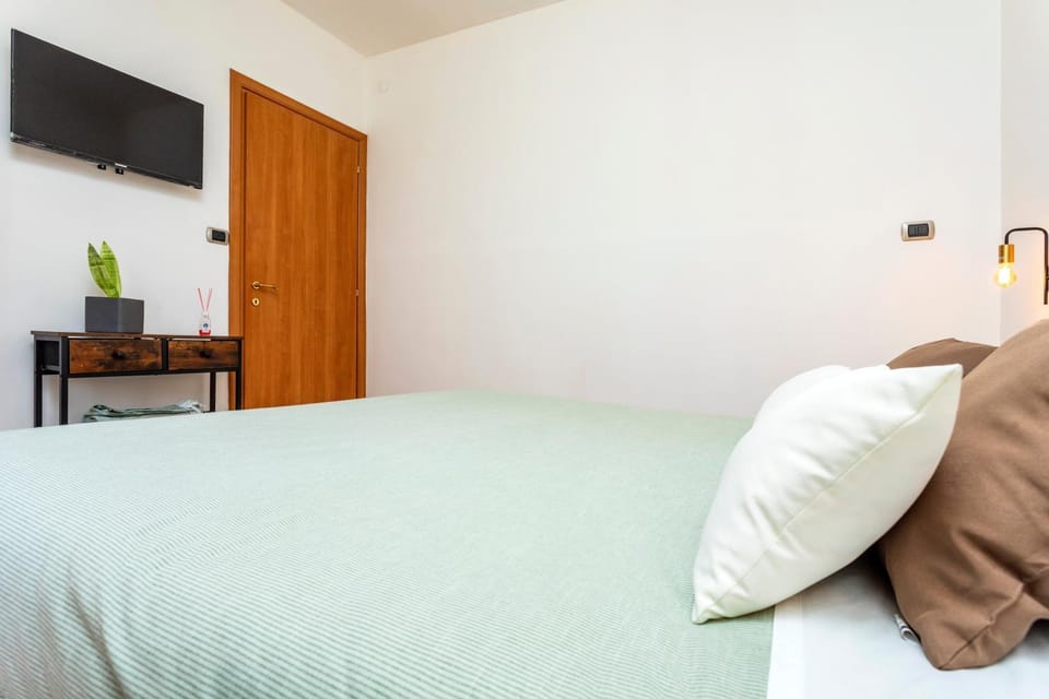 Living room, Bedroom