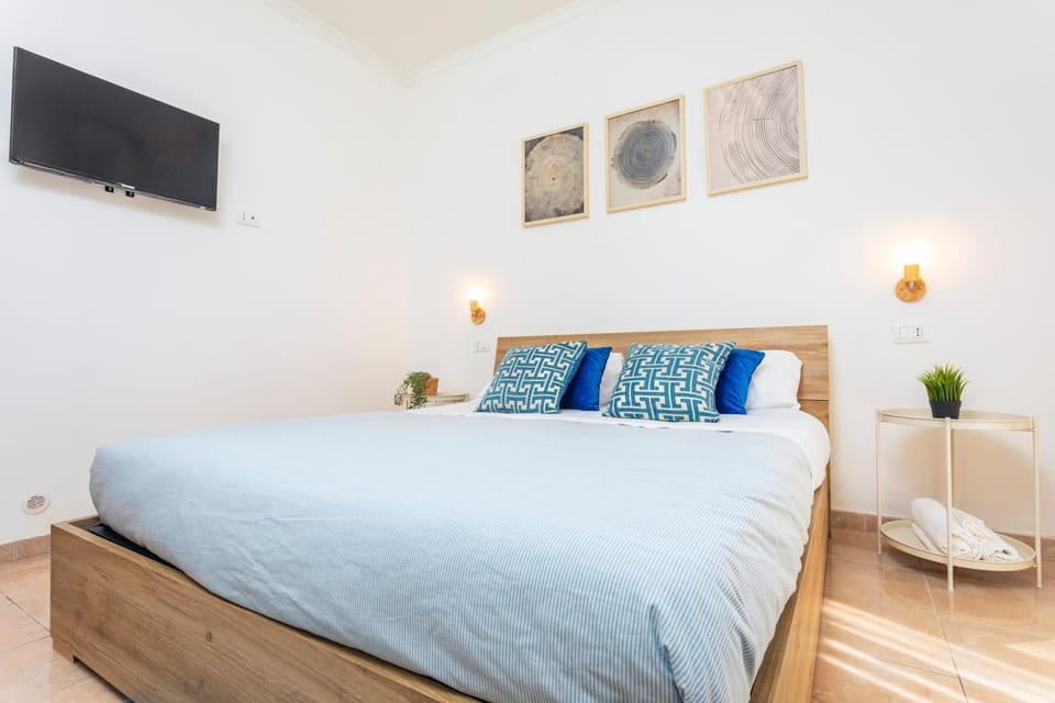 Living room, Bedroom