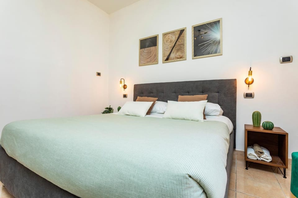 Living room, Bedroom