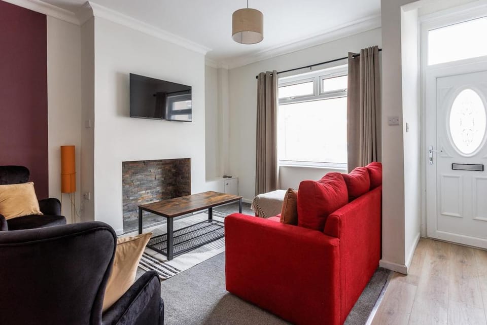 Cosy 2-Bed Home in Darlington Great Location! House in Darlington