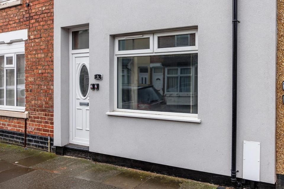 Cosy 2-Bed Home in Darlington Great Location! House in Darlington