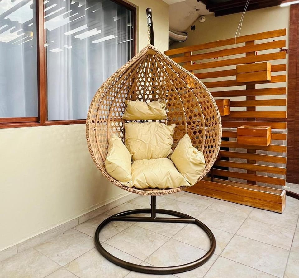 Luxury Villa with Jacuzzi 4 Bedroom 4 Bath House in Banos
