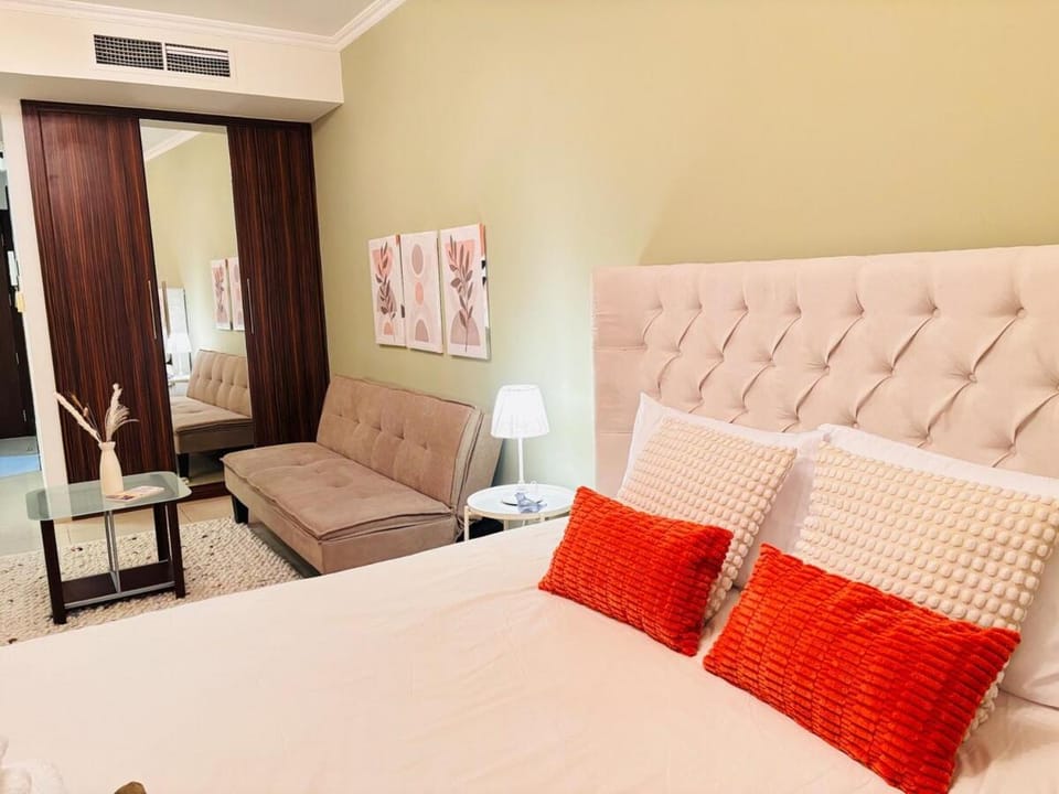 ZenStay - Cozy Studio with City Views Apartment in Dubai