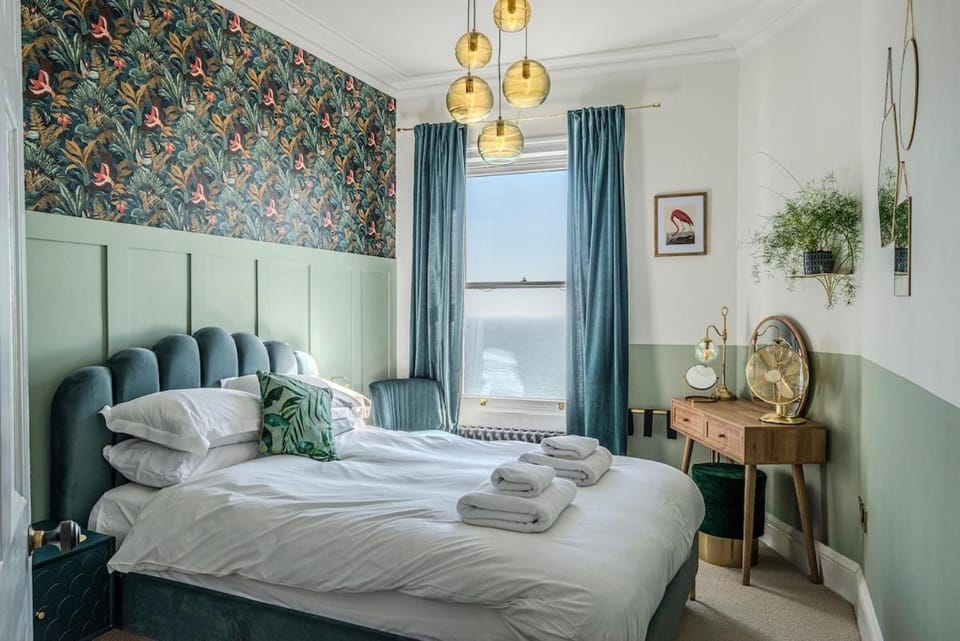 The Wellington - style, charm and sea views, close to town and beach Apartment in Ramsgate
