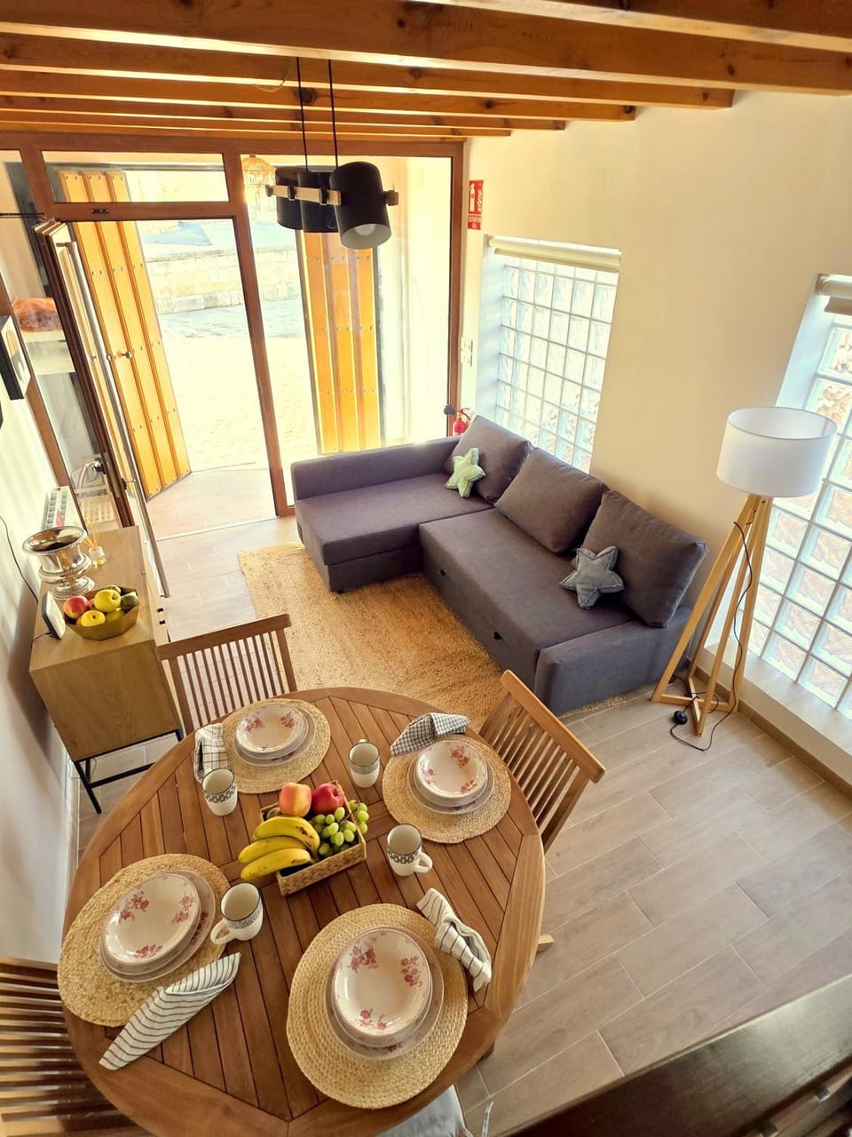 Seating area, Dining area