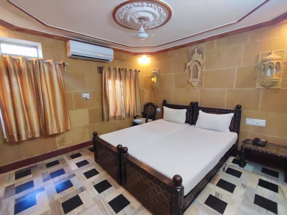Bed, Photo of the whole room, Bedroom, air conditioner