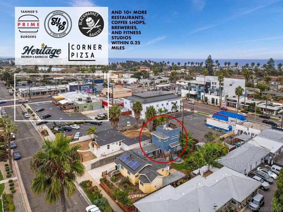Property building, Neighbourhood, Bird's eye view, Evening entertainment, Street view, Location