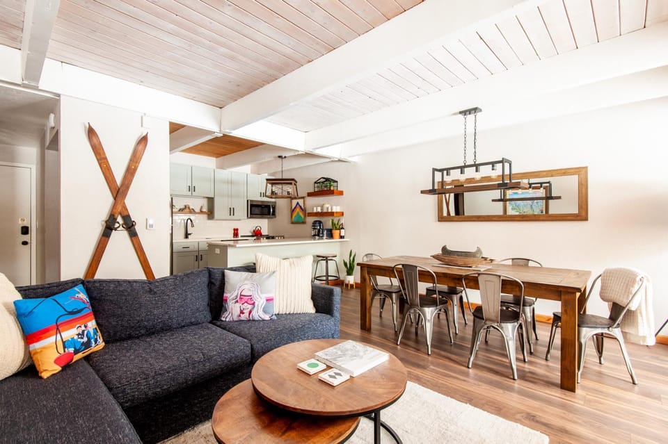 Kitchen or kitchenette, Living room, Dining area