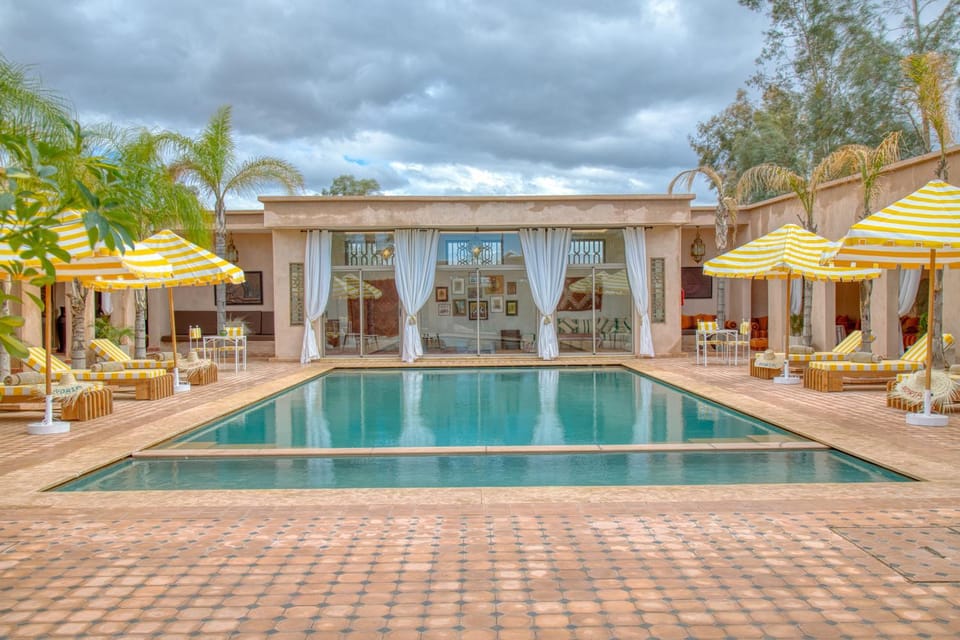Patio, Pool view, Swimming pool, sunbed