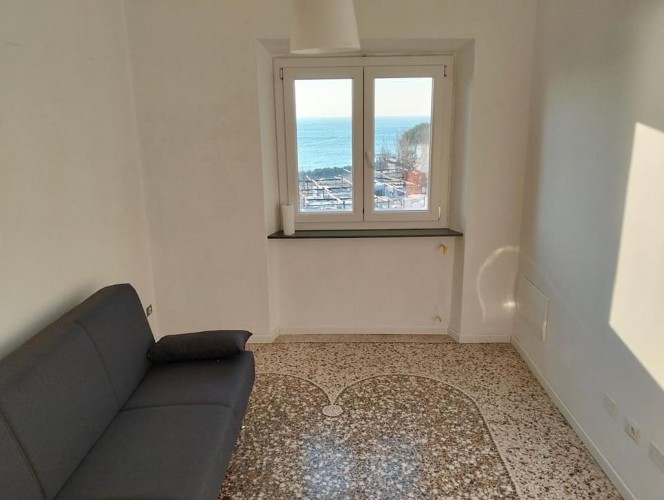 4 Finestre sul mare Apartment in Savona