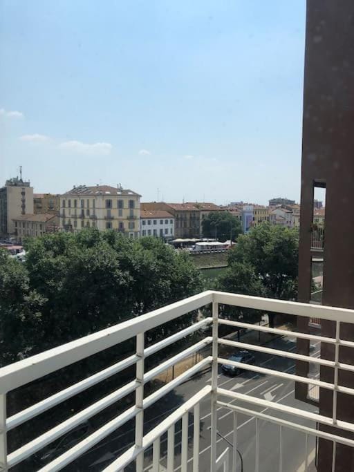 Central and Sunny Apartment - Navigli Apartment in Milan