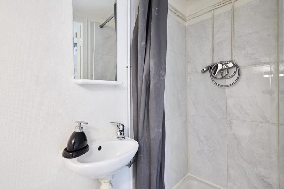 Le Petit Brossolette - T1 - 500m2 gare centre Apartment in Reims