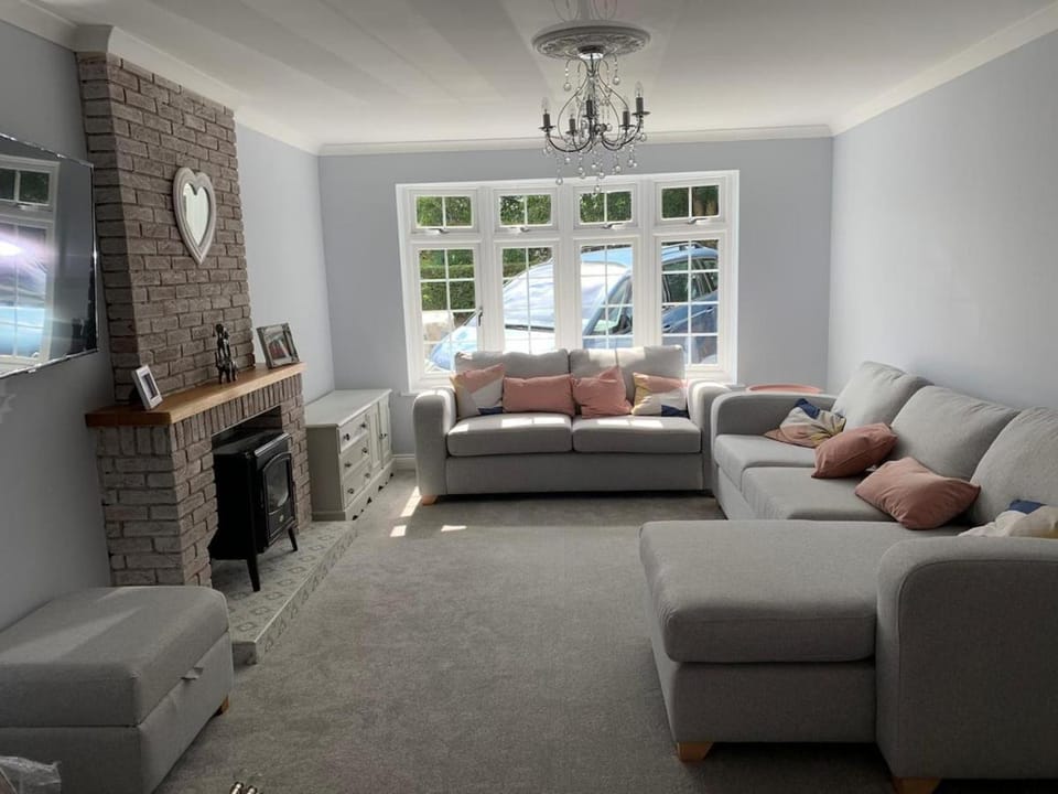 Silverstone - 5 Bed - Sleeps 10 House in Daventry District