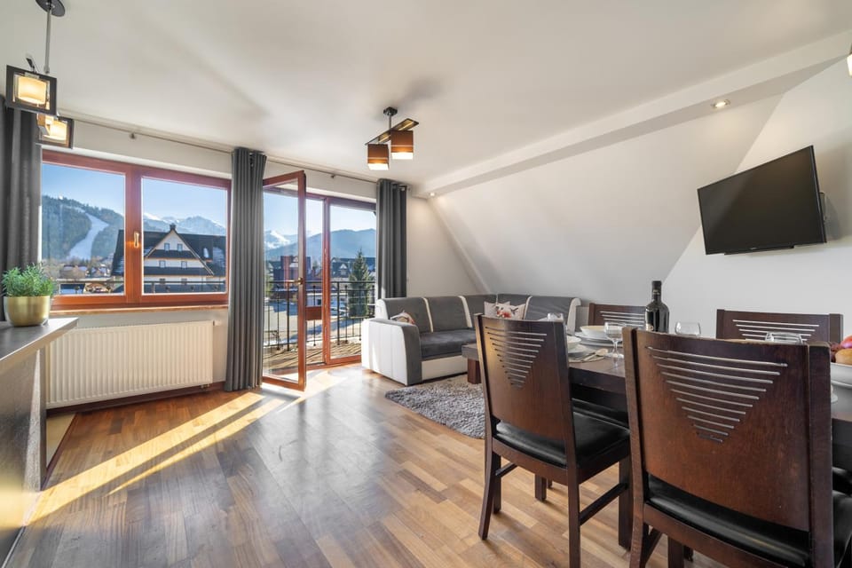 Communal lounge/ TV room, Living room, Seating area, Dining area