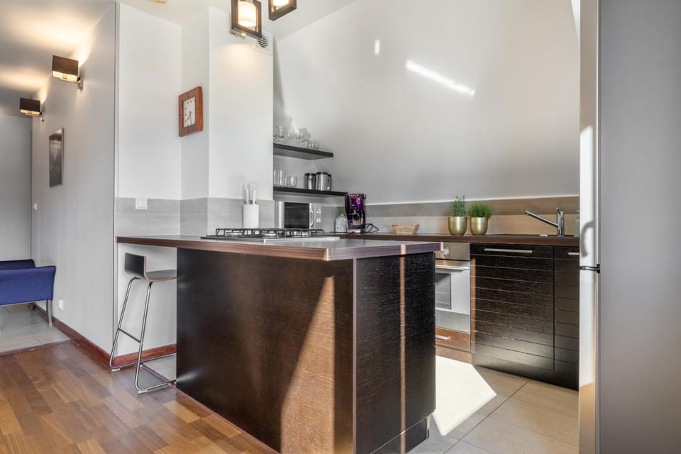 Kitchen or kitchenette, Dining area, dishwasher, oven, pet friendly, stove