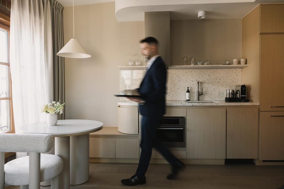 People, Coffee/tea facilities, room service