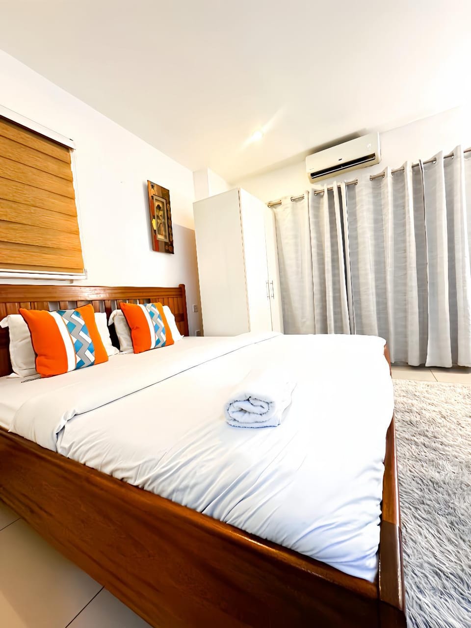 Bed, Photo of the whole room, Bedroom, air conditioner