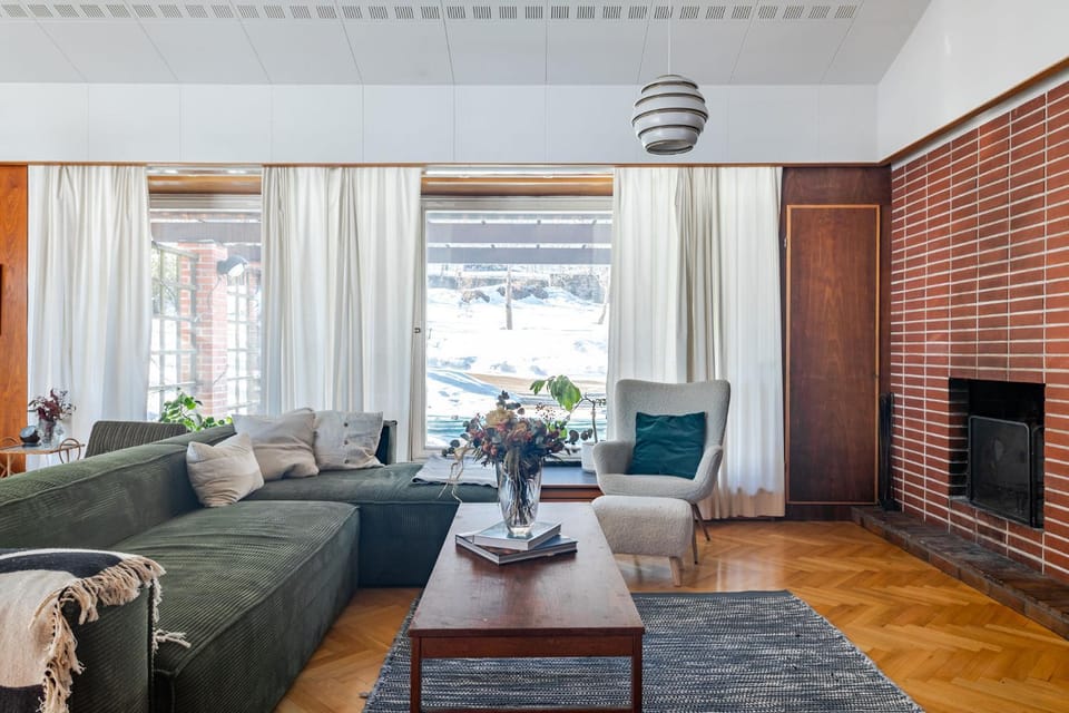 Living room, Seating area
