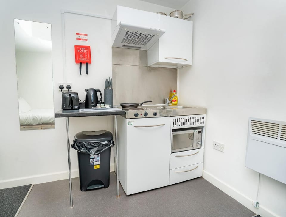Coffee/tea facilities, Kitchen or kitchenette, dishwasher, microwave, pet friendly, stove, toaster