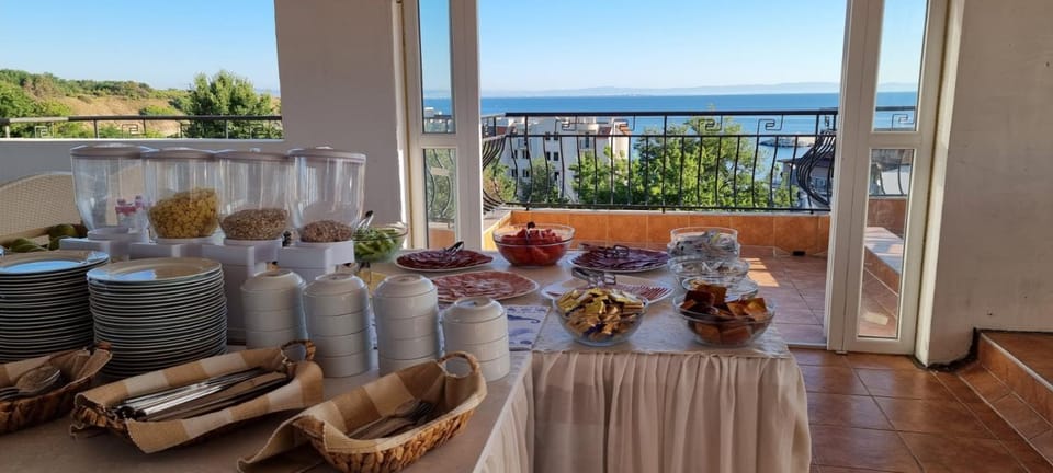 View (from property/room), Balcony/Terrace, Food and drinks, Food, Sea view, Breakfast, Buffet breakfast