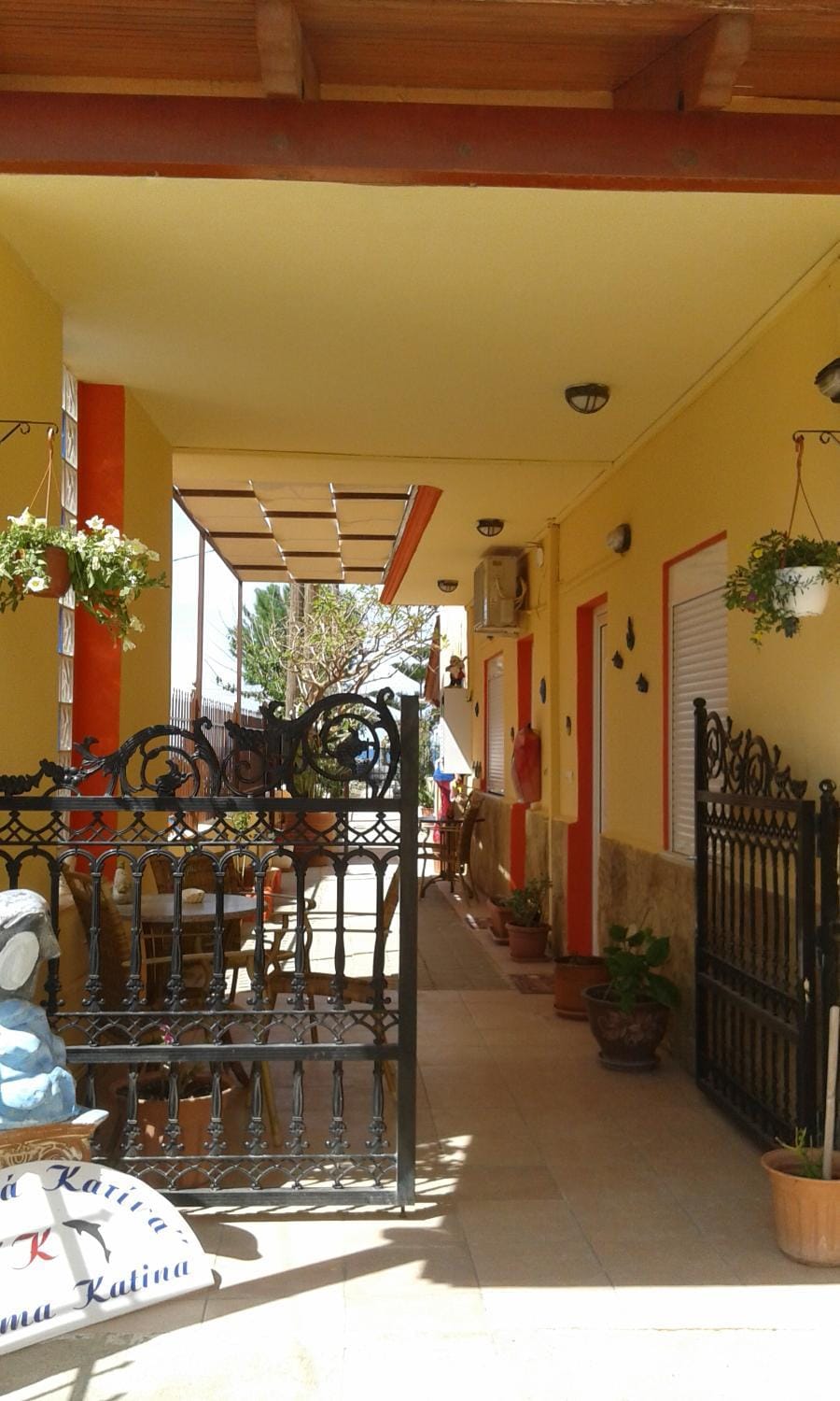 Facade/entrance