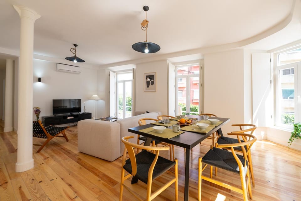 Living room, Seating area, Dining area