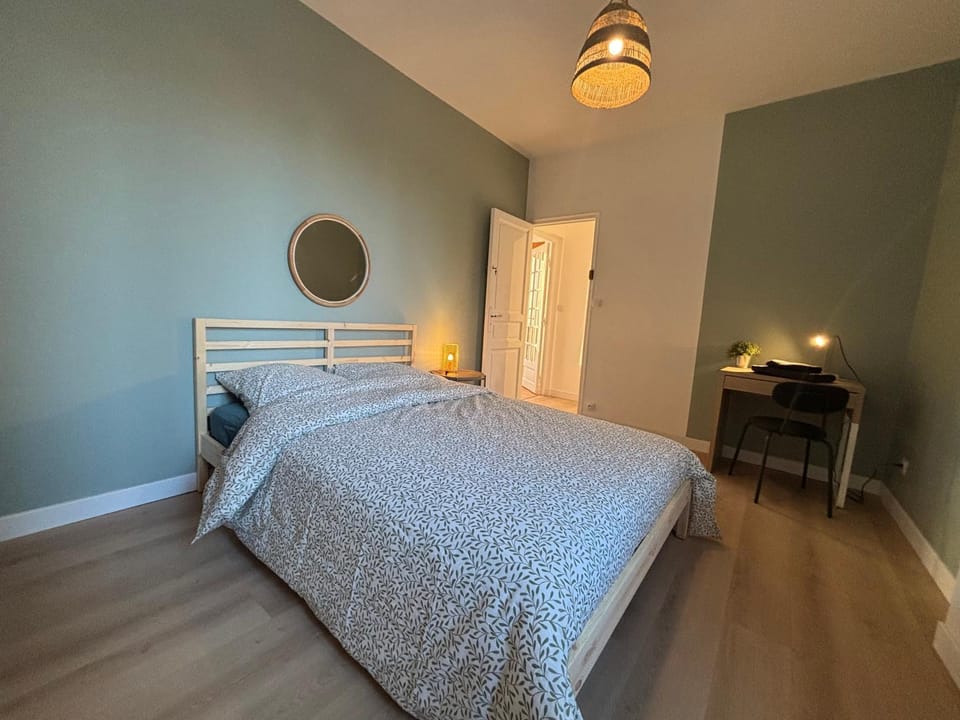 Bed, Bedroom