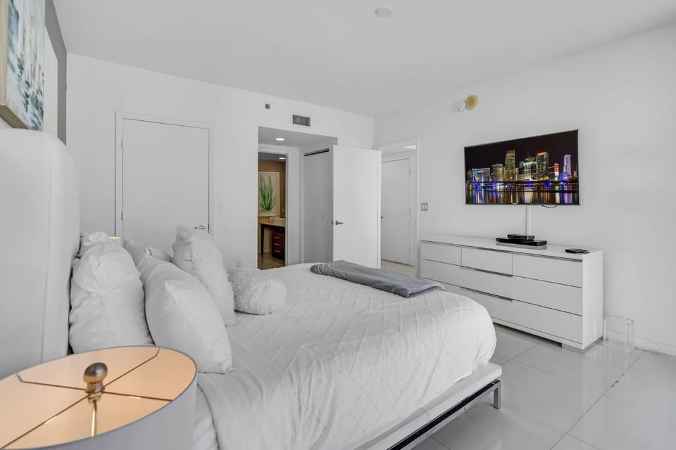 Moderne 2 bed 2 bath Residence Apartment in Brickell