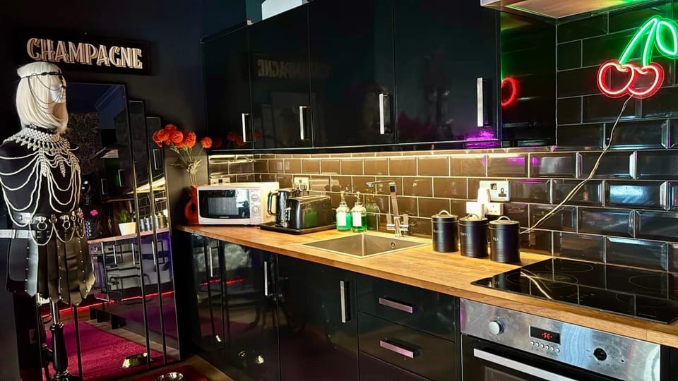Designer Naughty Boutique Seafront Apartment in Brighton