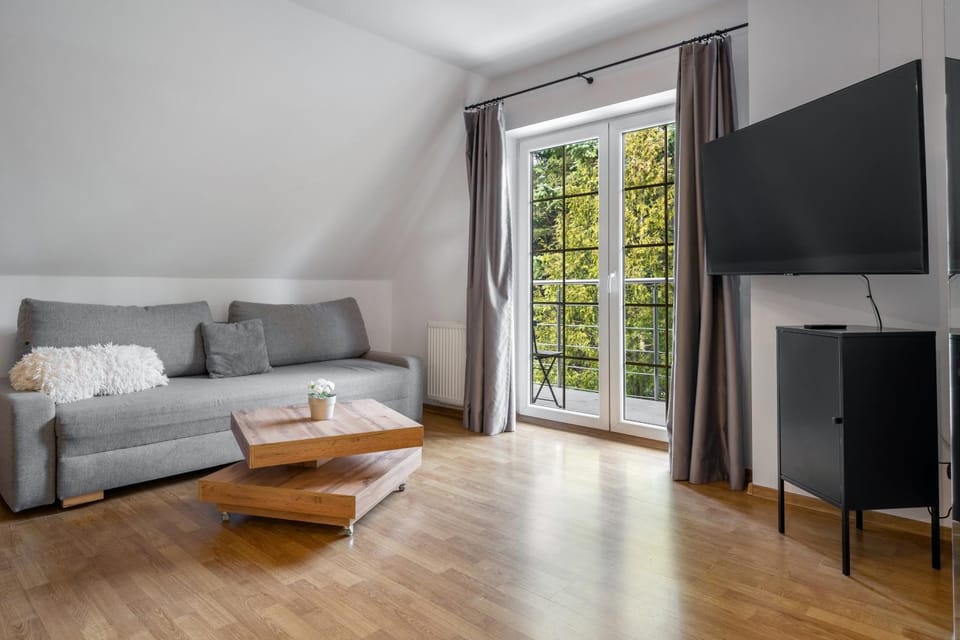 Communal lounge/ TV room, TV and multimedia, Living room, Photo of the whole room, Seating area, Evening entertainment
