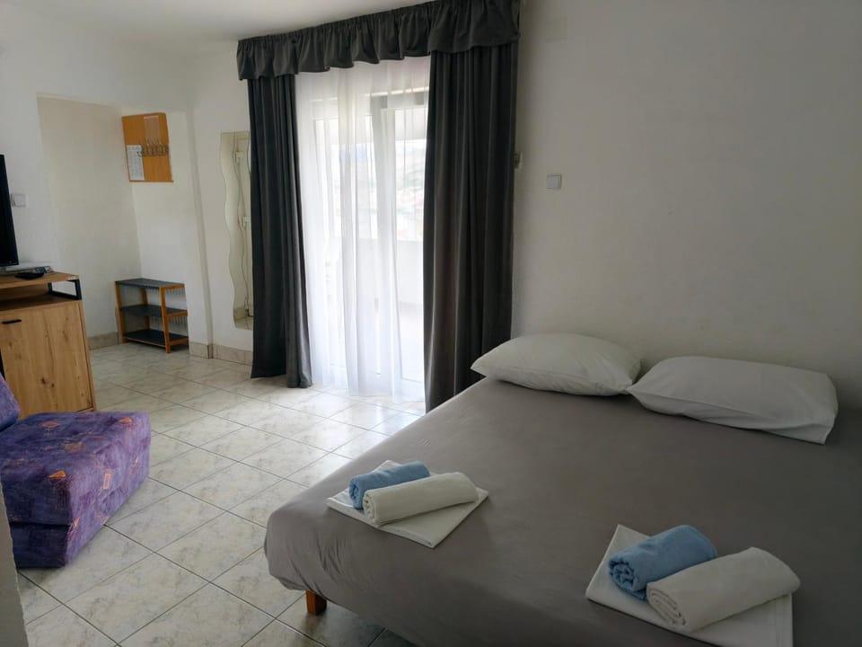 Apartments Šešo A Apartment in Zadar County
