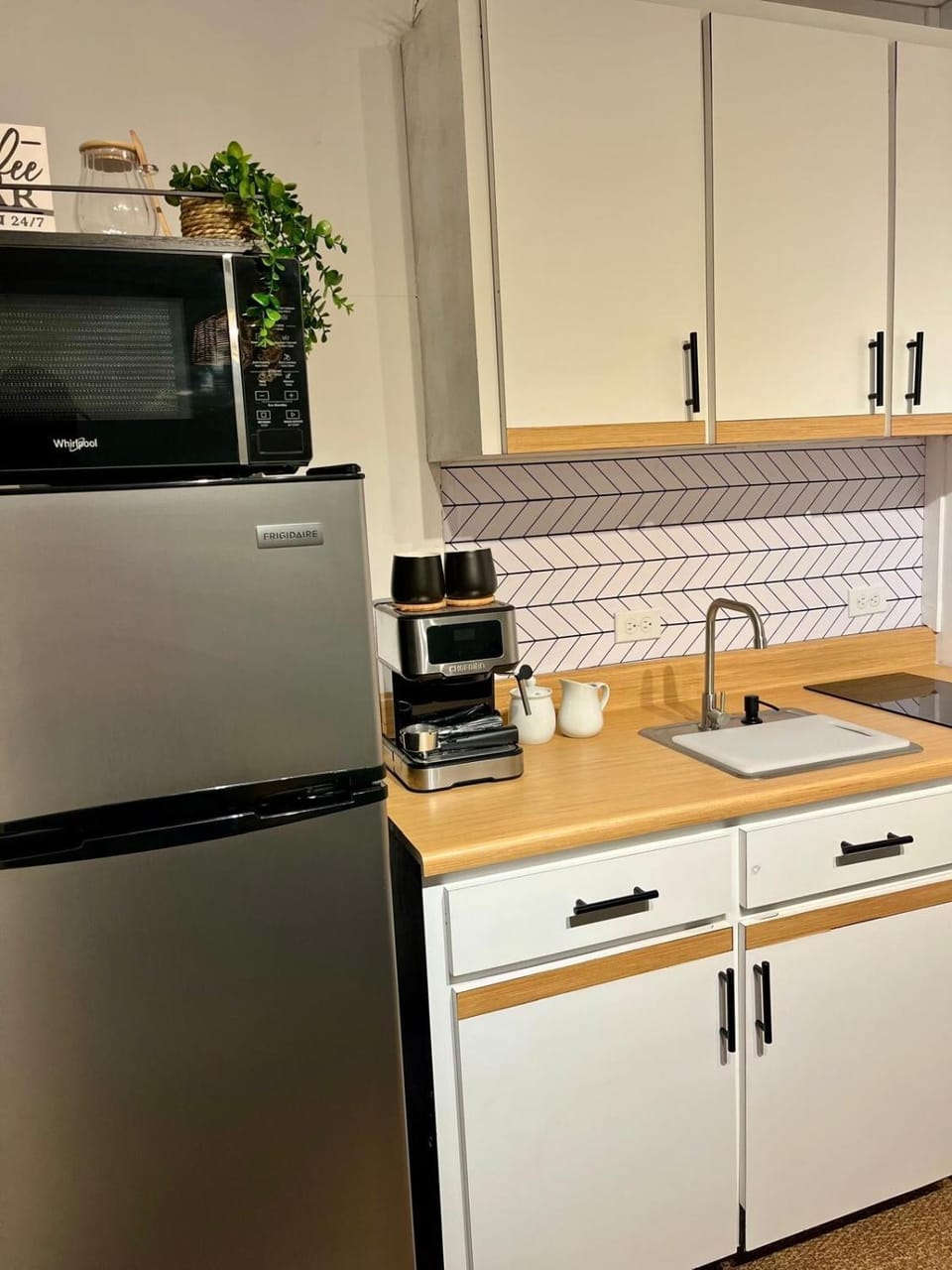 Kitchen or kitchenette