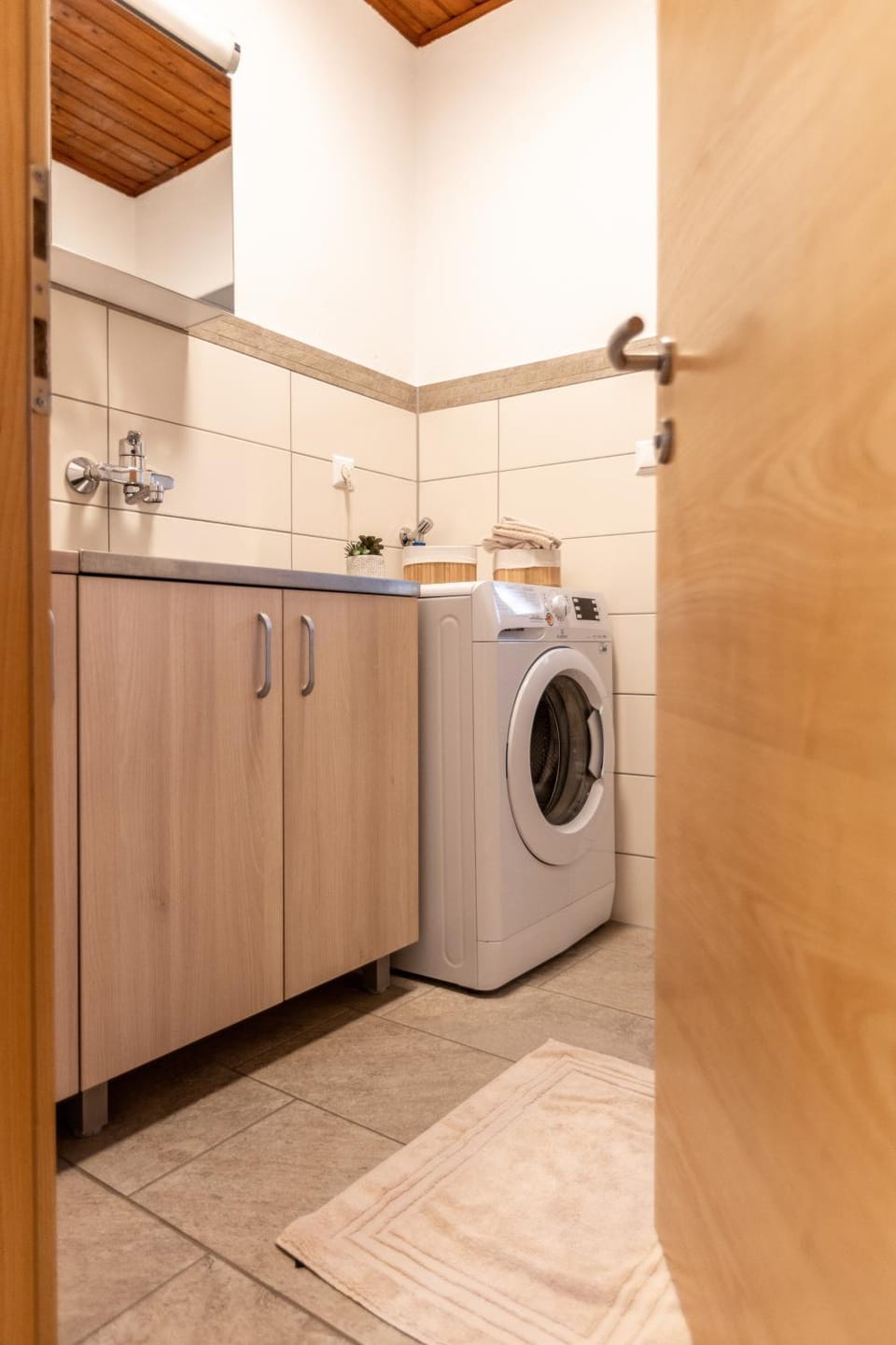 Toilet, washing machine