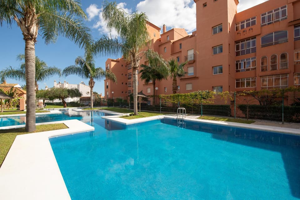 Los Hidalgos Seaview Pool and relax Apartment in Costa del Sol