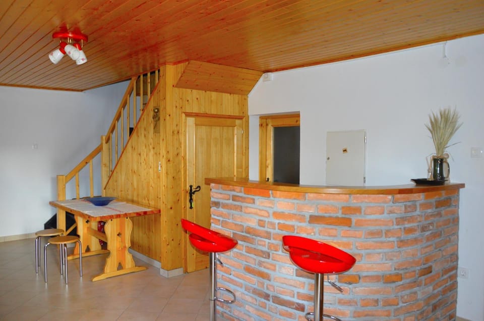 Brunarica Petric - Bela krajina - Komarna vas - Smučišče Gače - Semič Chalet in Primorje-Gorski Kotar County